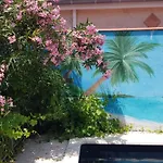 Independant, 1 Lit Deux Personnes Et 1 Appoint Piscine Jardin Direct Gare Aeroport Et Jardin