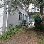 Apartament Independant, 1 Lit Deux Personnes Et 1 Appoint Piscine Jardin Direct Gare Aeroport Et Jardin *