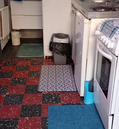 Independant, 1 Lit Deux Personnes Et 1 Appoint Piscine Jardin Direct Gare Aeroport Et Jardin Toulouse