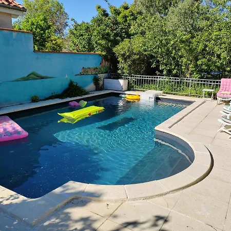 Apartment Independant, 1 Lit Deux Personnes Et 1 Appoint Piscine Jardin Direct Gare Aeroport Et Jardin Toulouse