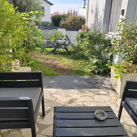 Indépendant, Deux Personnes, Clair Et Sympa Apartamento