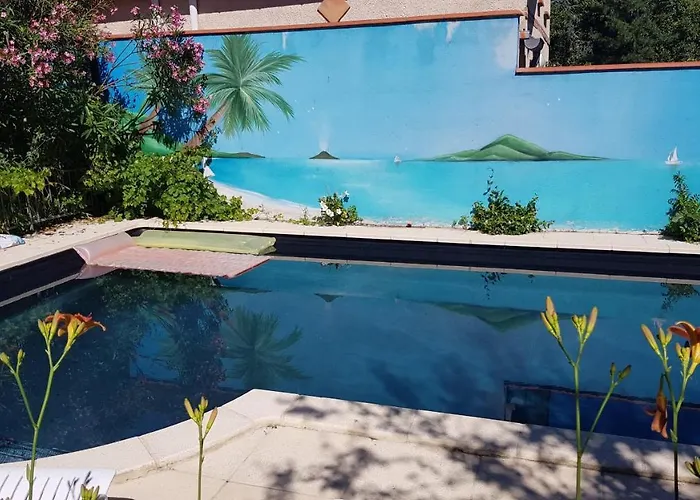 Independant, 1 Lit Deux Personnes Et 1 Appoint Piscine Jardin Direct Gare Aeroport Et Jardin アパート トゥールーズ